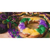 Cartozzo's Strawberry King Cake